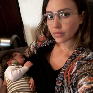 Jessica Alba et son fils Hayes. Février 2018.