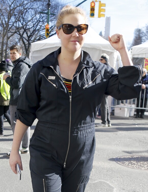 Exclusif - Amy Schumer lors des manifestations géantes aux États-Unis pour la 2e "Marche des femmes" anti-Trump à New York le 20 janvier 2018.