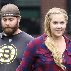 Exclusif - Amy Schumer arrive sur le tournage de "I Feel Pretty" à Boston le 23 aout 2017.