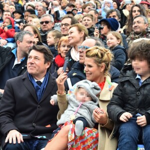 Denise Fabre, Christian Estrosi, le maire de Nice avec sa femme Laura Tenoudji, leur fille Bianca et Milan, le fils de Laura pendant la 1ère Bataille de Fleurs dans le cadre de la 134ème édition du Carnaval de Nice "Roi de l'Espace" dans la maison du Carnaval. L'évènement se déroulera du 17 février au 4 mars. Nice le 17 février 2018. Le Carnaval de Nice est l'un des trois plus grands et plus prestigieux carnavals du Monde avec Rio et Venise. © Bruno Bebert/Bestimage