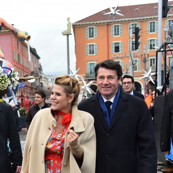 Christian Estrosi, le maire de Nice et sa femme, Laura Tenoudji pendant la 1ère Bataille de Fleurs dans le cadre de la 134ème édition du Carnaval de Nice "Roi de l'Espace" dans la maison du Carnaval. L'évènement se déroulera du 17 février au 4 mars. Nice le 17 février 2018. Le Carnaval de Nice est l'un des trois plus grands et plus prestigieux carnavals du Monde avec Rio et Venise. © Bruno Bebert/Bestimage