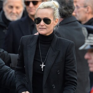 Laeticia Hallyday sur le parvis de l'église de la Madeleine lors des obsèques de Johnny Hallyday à Paris le 9 décembre 2017. © Veeren / Bestimage