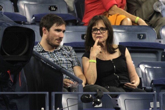 Sally Field et son fils Sam Greisman au tournoi de l'US Open à New York, le 2 septembre 2014