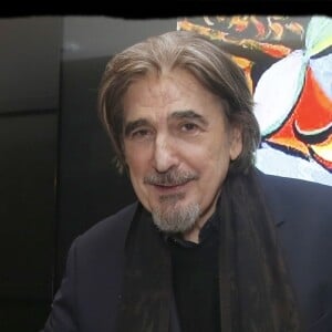 Exclusif - Serge Lama a fêté son anniversaire à l'issue de son concert à l'Olympia au Bar Romain, rue Caumartin. Paris, le 11 février 2018. © Alain Guizard / Bestimage