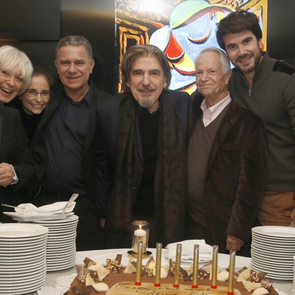 Exclusif - Marie-Paule Belle, Alice Dona, Luana Santonino, Thierry Chassagne, sa femme Marie-Hélène, Gilbert Coullier, Gérard Davoust, Frédéric Lama (fils de Serge Lama) - Serge Lama a fêté son anniversaire à l'issue de son concert à l'Olympia au Bar Romain, rue Caumartin. Paris, le 11 février 2018. © Alain Guizard / Bestimage