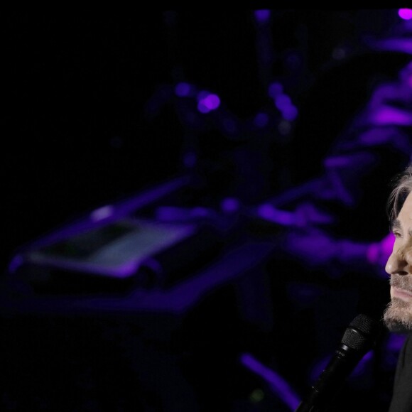 Concert anniversaire. Serge Lama en concert à l'Olympia dans le cadre de sa tournée " Je débute ". Paris, le 11 février 2018. © Alain Guizard / Bestimage