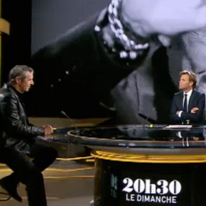 Julien Clerc invité de Laurent Delahousse dans "20h30 le dimanche" sur France 2, le 25 février 2018. Le chanteur réagit à l'affaire de l'héritage de Johnny Hallyday.