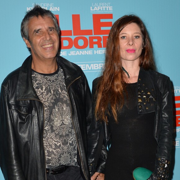 Julien Clerc et sa femme Hélène Grémillon - Avant-première du film "Elle l'adore" au cinéma UGC Normandie à Paris, le 15 septembre 2014.