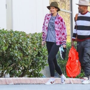 Exclusif - Katie Holmes et son compagnon Jamie Foxx vont jouer au basket en amoureux le jour de la Saint Valentin à Los Angeles, le 14 février 2018