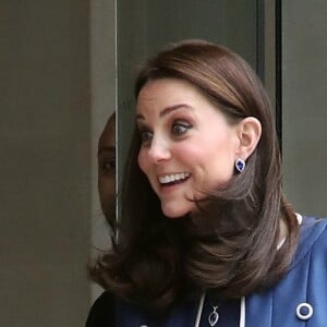 La duchesse de Cambridge, enceinte, visitait le 27 février 2018 le Royal College of Obstetricians and Gynaecologists à Londres, quelques heures après l'annonce de ce nouveau patronage. L'institution n'avait plus de marraine royale depuis la mort de la reine mère, en 2002.