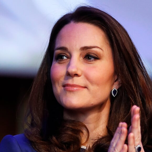 La duchesse de Cambridge, enceinte, visitait le 27 février 2018 le Royal College of Obstetricians and Gynaecologists à Londres, quelques heures après l'annonce de ce nouveau patronage. L'institution n'avait plus de marraine royale depuis la mort de la reine mère, en 2002.