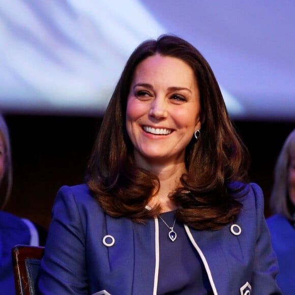 La duchesse de Cambridge, enceinte, visitait le 27 février 2018 le Royal College of Obstetricians and Gynaecologists à Londres, quelques heures après l'annonce de ce nouveau patronage. L'institution n'avait plus de marraine royale depuis la mort de la reine mère, en 2002.