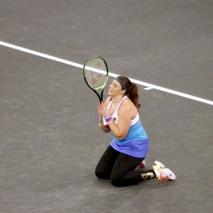 Marion Bartoli a fait son retour lors du mini-tournoi d'exhibition Tie Break Tens au Madison Square Garden à New York City, le 5 mars 2018, s'inclinant contre Serena Williams (10-6). Mais heureuse.