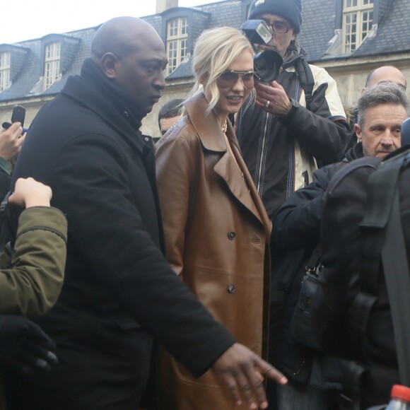 Karlie Kloss - Arrivées au défilé de mode "Valentino", collection prêt-à-porter automne-hiver 2018/2019, à l'Hôtel National des Invalides. Paris le 4 mars 2018 © CVS-Veeren / Bestimage