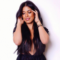 Ayem Nour amincie et décolletée : La brunette s'assume en lingerie légère