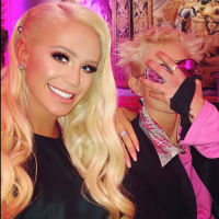 Gigi Gorgeous : La star transgenre s'est fiancée à sa chérie milliardaire