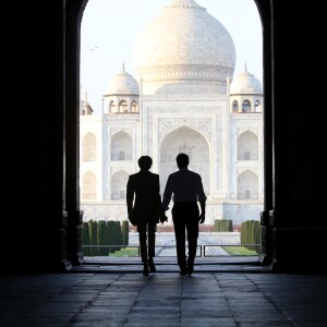 Le président Emmanuel Macron et sa femme Brigitte lors d'une visite privée du Taj Mahal à Agra, Inde le 11 mars 2018. © Dominique Jacovides / Bestimage