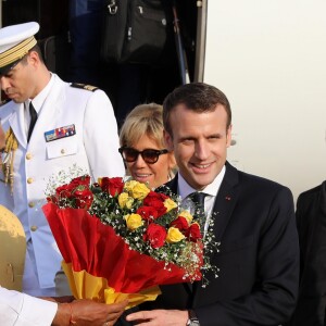 Le président Emmanuel Macron et sa femme Brigitte lors d'une visite privée du Taj Mahal à Agra, Inde le 11 mars 2018. © Dominique Jacovides / Bestimage