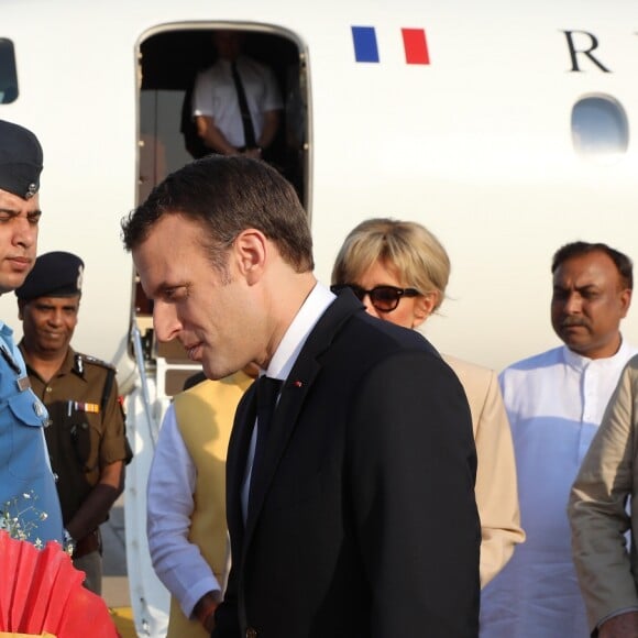 Le président Emmanuel Macron et sa femme Brigitte lors d'une visite privée du Taj Mahal à Agra, Inde le 11 mars 2018. © Dominique Jacovides / Bestimage