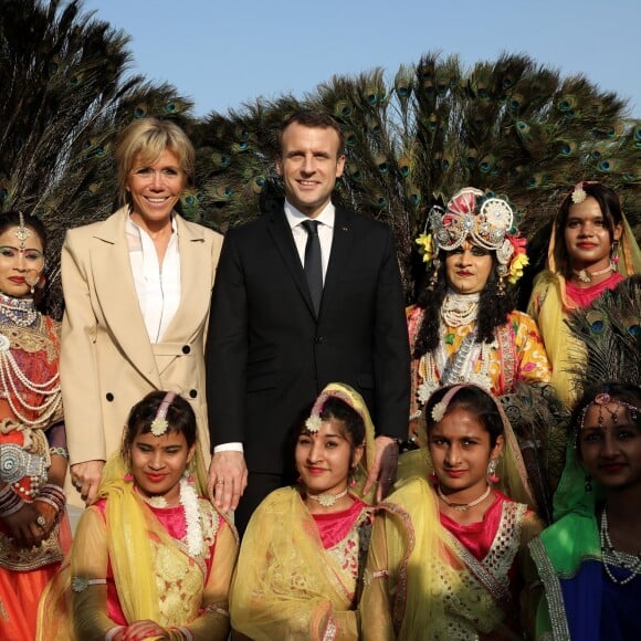 Le président Emmanuel Macron et sa femme Brigitte lors d'une visite privée du Taj Mahal à Agra, Inde le 11 mars 2018. © Dominique Jacovides / Bestimage