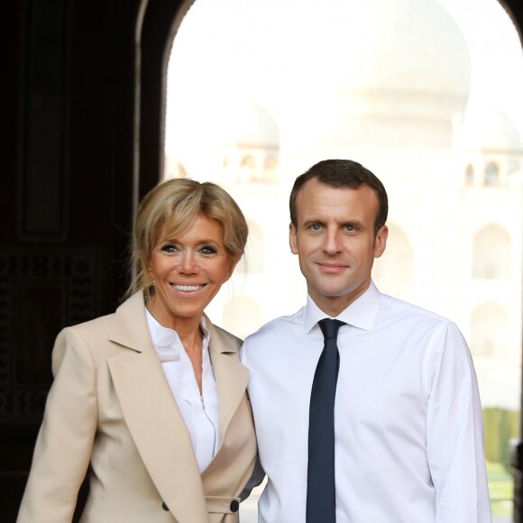 Le président Emmanuel Macron et sa femme Brigitte lors d'une visite privée du Taj Mahal à Agra, Inde le 11 mars 2018. © Dominique Jacovides / Bestimage