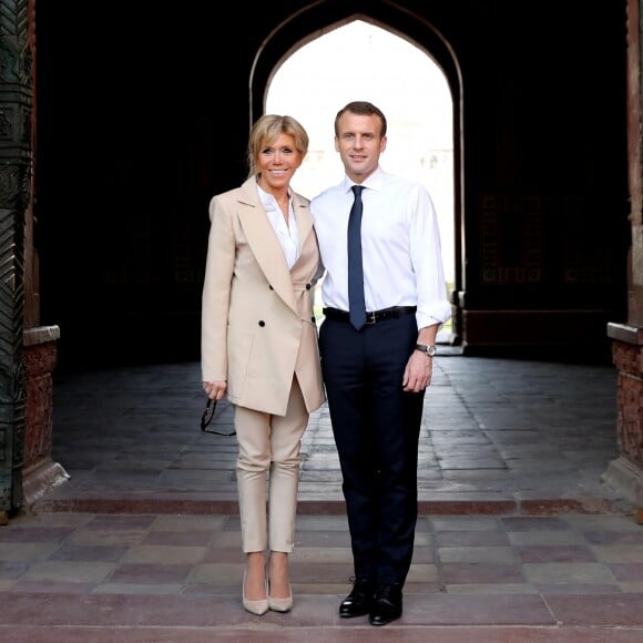 Le président Emmanuel Macron et sa femme Brigitte lors d'une visite privée du Taj Mahal à Agra, Inde le 11 mars 2018. © Dominique Jacovides / Bestimage