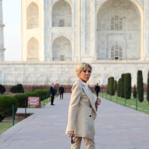 Le président Emmanuel Macron et sa femme Brigitte lors d'une visite privée du Taj Mahal à Agra, Inde le 11 mars 2018. © Dominique Jacovides / Bestimage