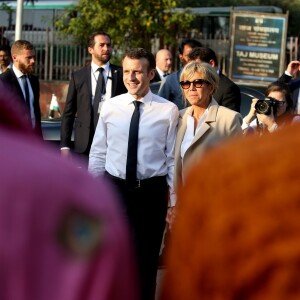 Le président Emmanuel Macron et sa femme Brigitte lors d'une visite privée du Taj Mahal à Agra, Inde le 11 mars 2018. © Dominique Jacovides / Bestimage