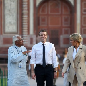 Le président Emmanuel Macron et sa femme Brigitte lors d'une visite privée du Taj Mahal à Agra, Inde le 11 mars 2018. © Dominique Jacovides / Bestimage