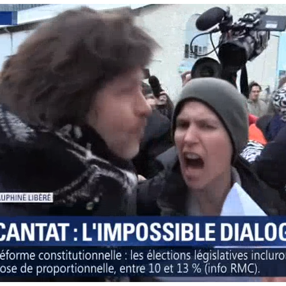 En tournée à Grenoble pour trois dates, Bertrand Cantat s'est confronté à des manifestants, mardi 13 mars 2018. Sur Facebook, le chanteur condamné en 2004 pour le meurtre de Marie Trintignant a dénoncé un "déchaînement de violence, d'insultes, une pluie de coups, aucune possibilité de discuter", "bref le retour au Moyen-Âge".