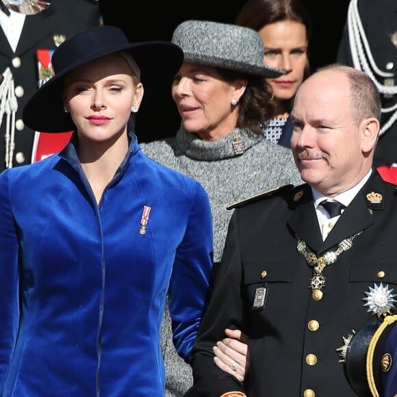 La princesse Charlene de Monaco, le prince Albert II de Monaco, la princesse Caroline de Hanovre et la princesse Stéphanie de Monaco à la sortie de la cathédrale lors de la fête nationale monégasque, à Monaco, le 19 novembre 2017. © Dominique Jacovides/Bestimage