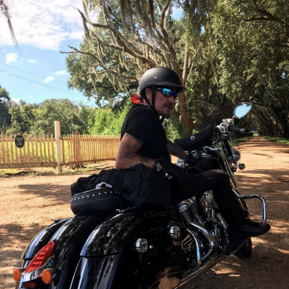 Johnny Hallyday et sa bande en plein road trip à travers les Etats-Unis - Départ pour le Texas de la Nouvelle-Orléans, il y a semaine, le 16 septembre 2016.