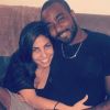 Nick Gordon au côté de sa nouvelle compagne Laura Leal. Le couple se fréquente depuis 2017. En juin de cette même année, la jeune femme avait appelé la police après que son petit ami se soit montré violent à son égard. Neuf mois plus tard (le 10 mars 2018), la police a de nouveau été appelée au domicile du couple en Floride. Nick Gordon a été embarqué au poste pour violences conjugales. Sa petite amie refuse toujours de porter plainte. Trois ans après la disparition de Bobbi Kristina Brown, morte sous ses coups, Nick Gordon ne semble pas près de changer... Le pire reste donc à craindre.