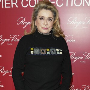 Catherine Deneuve lors de la présentation presse de la nouvelle collection Roger Vivier "Automne-Hiver 2018-2019" à l'Espace Cambon à Paris, le 27 février 2018. © Pierre Perusseau/Bestimage