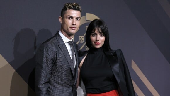 Cristiano Ronaldo sacré après "une année de rêve", Georgina à ses côtés