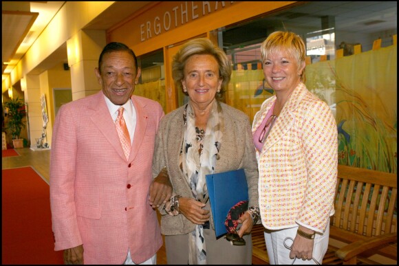 Henri et Catherine Salvador avec Bernadette Chirac à Paris, le 28 septembre 2006.
