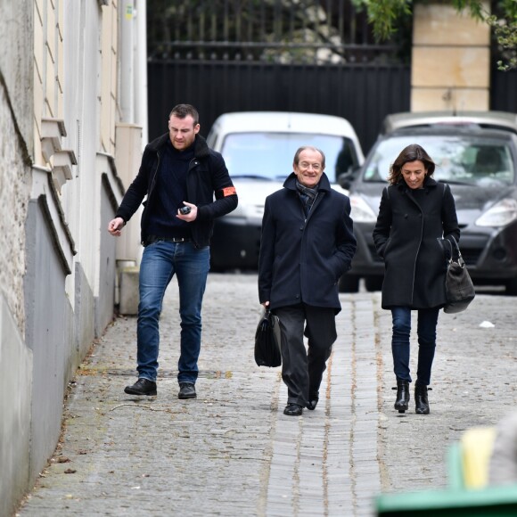 Michel Gaudin (directeur de cabinet de l'ancien président, et ex-Préfet de police de Paris entre 2007 et 2012) et Véronique Waché (conseillère en communication de Nicolas Sarkozy) ont rendu visite à Nicolas Sarkozy mis en examen dans le cadre de l'enquête sur le possible financement par la Libye de sa campagne présidentielle victorieuse de 2007. Neuilly-sur-Seine le 22 mars 2018. L'ancien président de la République sera l'invité du journal de 20 heures de TF1 ce jeudi soir.  Michel Gaudin (cabinet director of the former president, and former Prefect of Police of Paris between 2007 and 2012) and Véronique Waché (communication consultant of Nicolas Sarkozy) visited Nicolas Sarkozy indicted in the context of the investigation of the possible financing by Libya of his victorious presidential campaign of 2007. Neuilly-sur-Seine on March 22, 2018. The former President of the Republic will be the guest of the 20 hours of TF1 this Thursday evening.22/03/2018 - Neuilly-sur-Seine