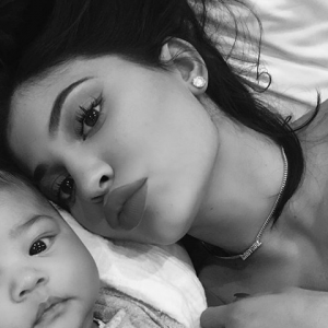 Kylie Jenner et sa fille Stormi Webster Jenner, via Instagram le 23 mars 2018.