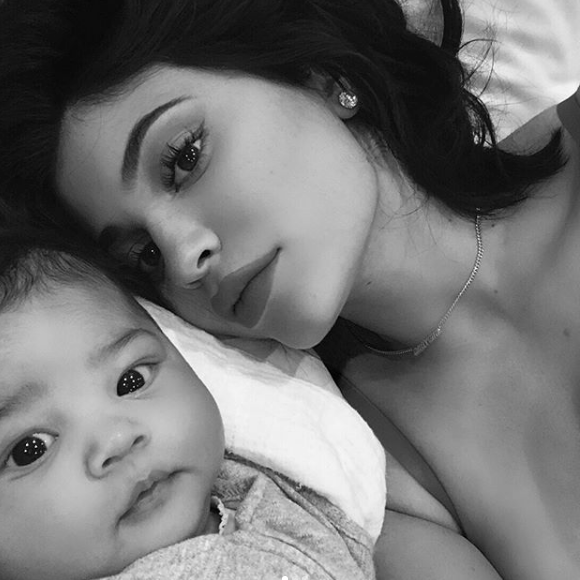 Kylie Jenner et sa fille Stormi Webster Jenner, via Instagram le 23 mars 2018.