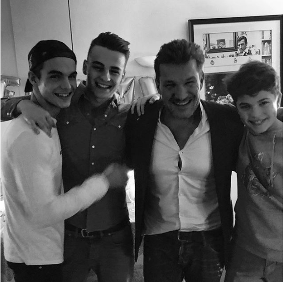 Benjamin Castaldi et ses fils Julien, Simon et Enzo, le 28 mars 2018 à Paris.