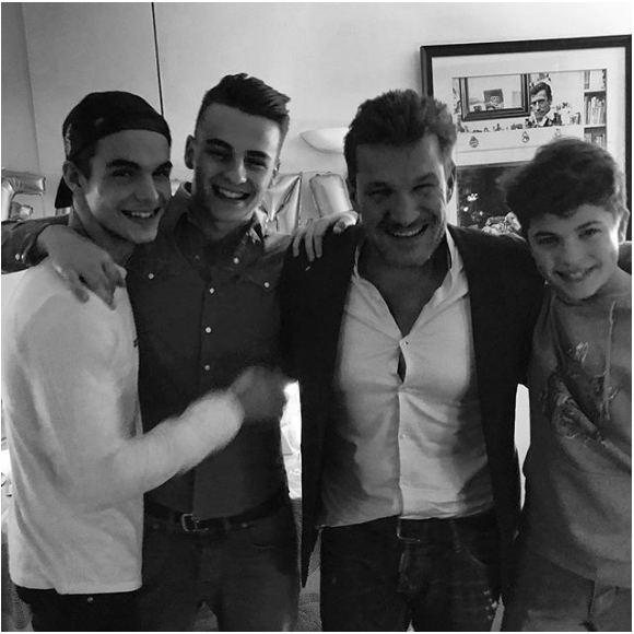 Benjamin Castaldi et ses fils Julien, Simon et Enzo, le 28 mars 2018 à Paris.