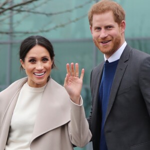 Le prince Harry et Meghan Markle visitent Catalyst Inc et rencontrent de jeunes entrepreneurs à Belfast le 23 mars 2018.