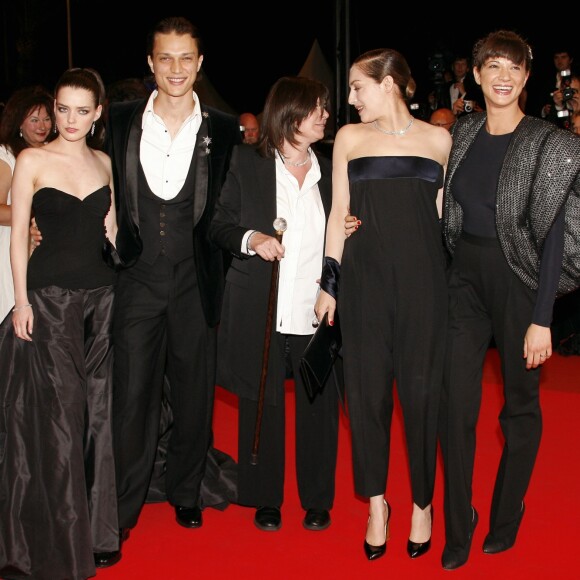 Catherine Breillat avec Roxane Mesquida, Fu'ad Ait Aattou, Amira Casar et Asia Argento à Cannes le 25 mai 2007