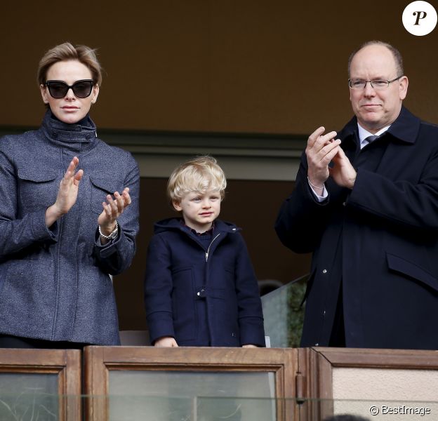Le prince Albert II de Monaco, la princesse Charlene de Monaco et leur fils le prince Jacques de Monaco - 8ème édition du tournoi de rugby Sainte-Dévote au Stade Louis II à Monaco, le 31 mars 2018. © Jean-François Ottonello/Nice Matin/Bestimage