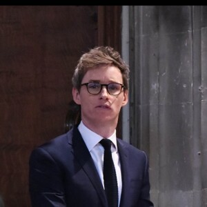 Eddie Redmayne - Obsèques de Stephen Hawking à l'église St Mary the Great de l'université de Cambridge. Le 31 mars 2018.