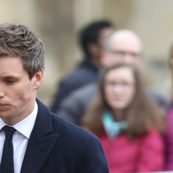 Eddie Redmayne - Obsèques de Stephen Hawking à l'église St Mary the Great de l'université de Cambridge. Le 31 mars 2018.