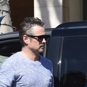 Exclusif - Colin Farrell se balade dans le quartier de Sherman Oaks, le 5 mars 2018