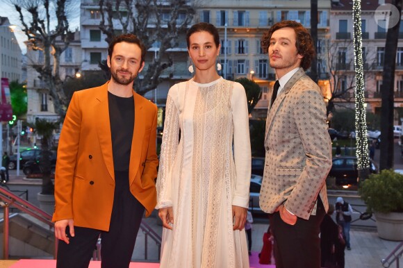 George Blagden, Elisa Lasowski et Alexander Vlahos de la série "Versailles"- Soirée d'ouverture de la 1e édition du festival CanneSéries le 4 avril 2018, à Cannes.  © Bruno Bebert/Bestimage