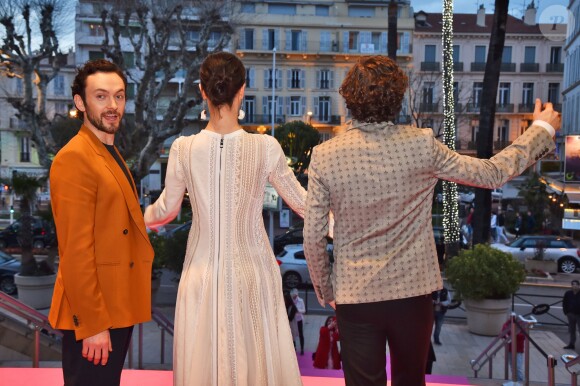 George Blagden, Elisa Lasowski et Alexander Vlahos de la série "Versailles"- Soirée d'ouverture de la 1e édition du festival CanneSéries le 4 avril 2018, à Cannes.  © Bruno Bebert/Bestimage