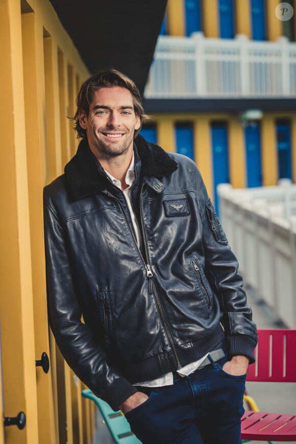 Exclusif - Camille Lacourt à la piscine Molitor le 6 décembre 2017. Camille Lacourt sera l'invité de Cyril Viguier dans "Le Journal des Territoires" le 10 janvier sur Public Sénat. © Cyril Moreau / Bestimage